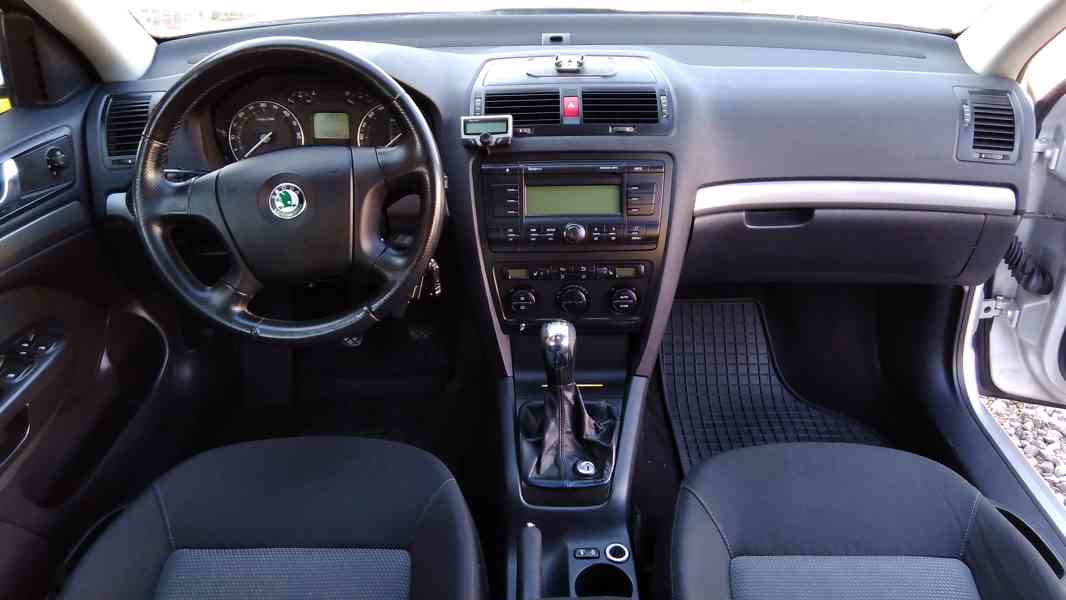 ŠKODA Octavia Combi 1,9TDI Elegance 77kw - foto 17