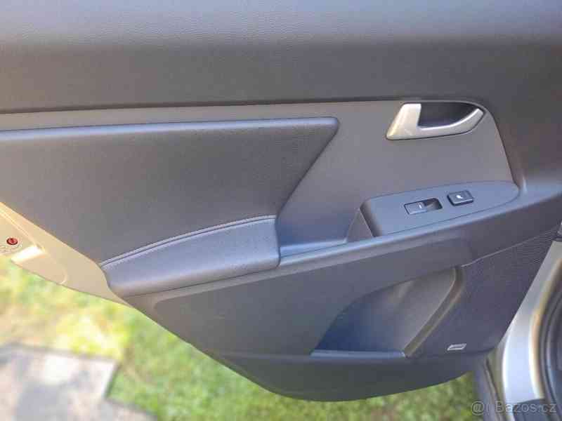 Kia Sportage 2,0   CRDi 100 kW 4×4 - foto 13