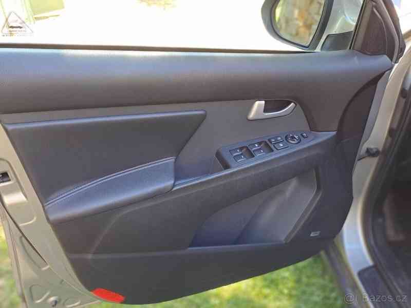 Kia Sportage 2,0   CRDi 100 kW 4×4 - foto 12