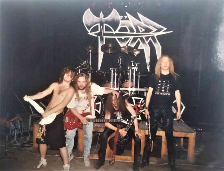 TÖRR   (2x foto) - foto 1