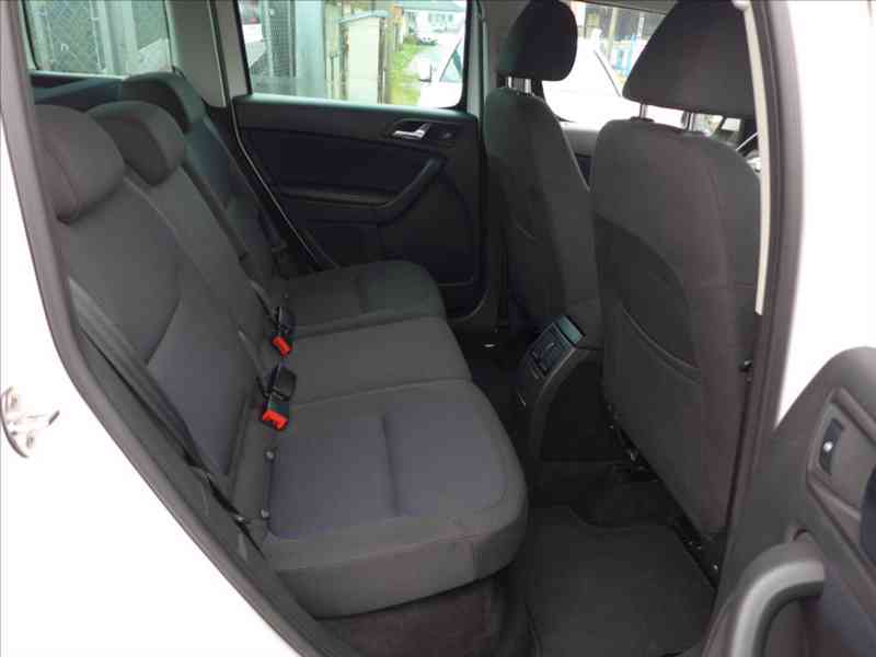 Škoda Yeti 1,4 TSI 90KW, KLIMA, 1.MAJ - foto 9