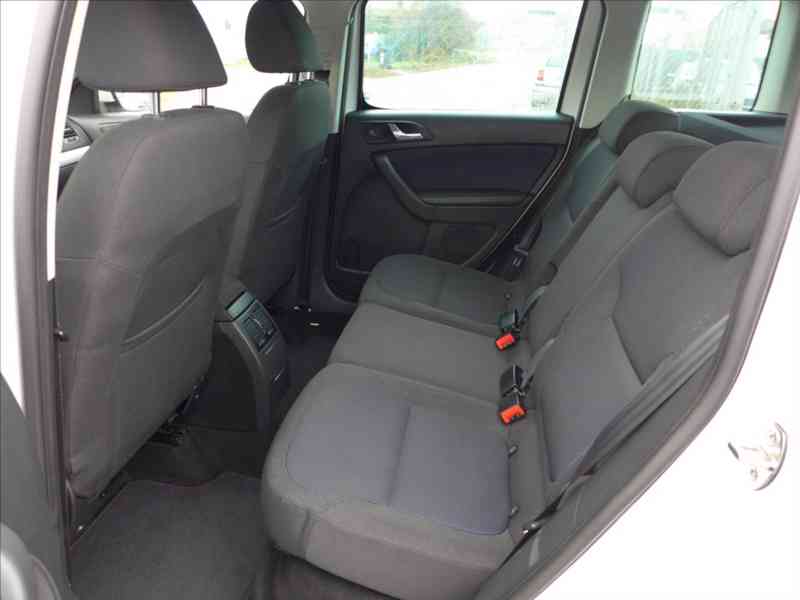 Škoda Yeti 1,4 TSI 90KW, KLIMA, 1.MAJ - foto 6