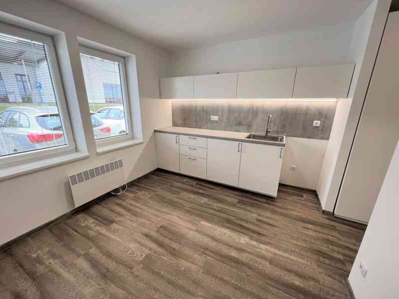 PRONÁJEM ÚTULNÉHO NOVĚ VYBUDOVANÉHO BYTU, BRNO – MALOMĚŘICE  - foto 10