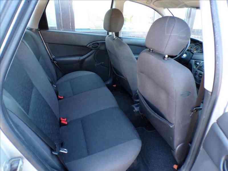 Ford Focus 1,6 i TAŽNÉ ZAŘÍZENÍ - foto 12