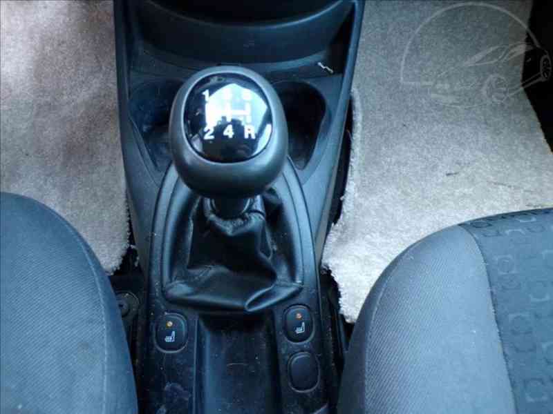Ford Focus 1,6 i TAŽNÉ ZAŘÍZENÍ - foto 8