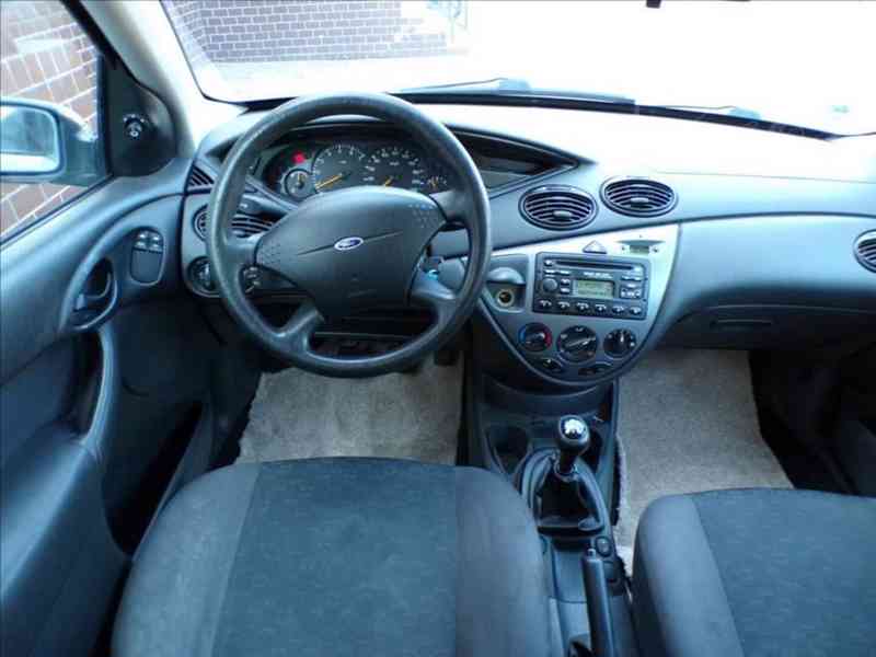 Ford Focus 1,6 i TAŽNÉ ZAŘÍZENÍ - foto 5