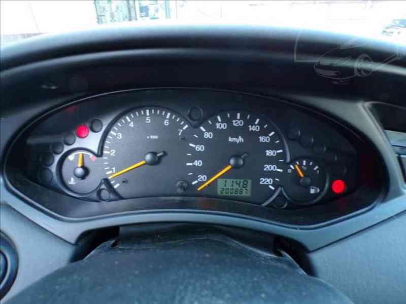 Ford Focus 1,6 i TAŽNÉ ZAŘÍZENÍ - foto 6