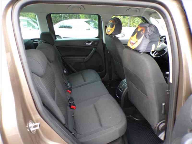 Škoda Yeti 2,0 TDI XENONY,TAŽ.ZAŘ. - foto 11