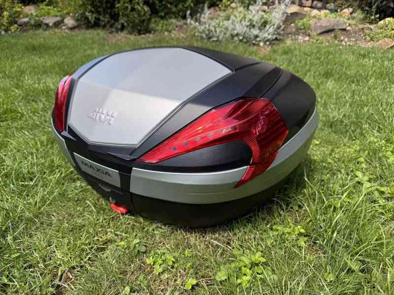 Kufry na motorku – GIVI Maxia 4 (56L), GIVI E22N - foto 5