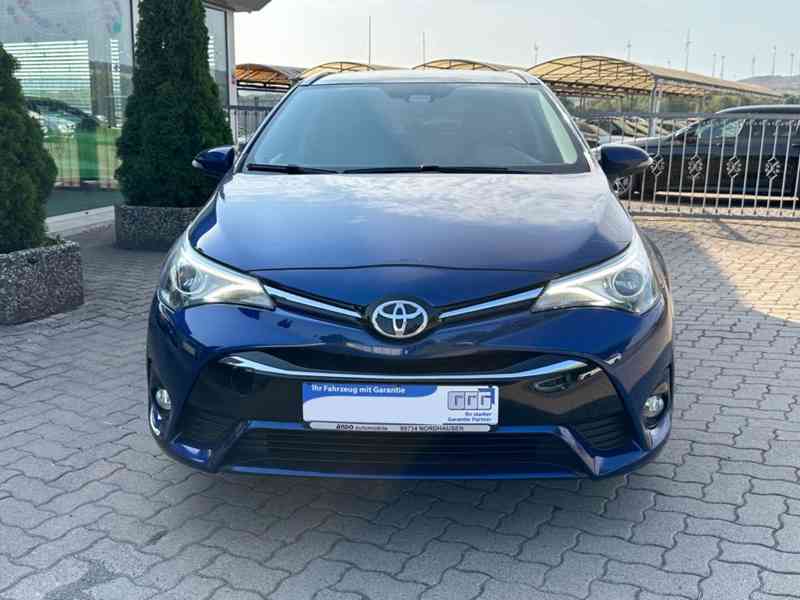 Toyota Avensis 1.8i Touring Sports Business Edition benzín 1 - foto 14