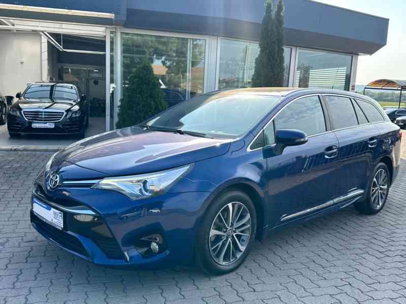 Toyota Avensis 1.8i Touring Sports Business Edition benzín 1 - foto 8