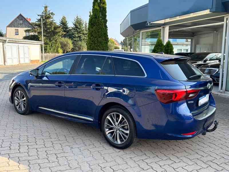 Toyota Avensis 1.8i Touring Sports Business Edition benzín 1 - foto 9