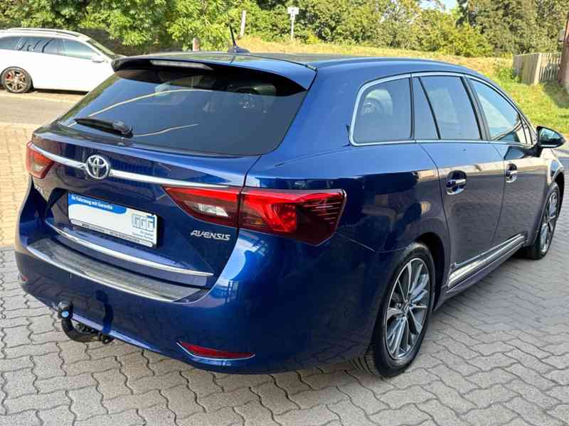 Toyota Avensis 1.8i Touring Sports Business Edition benzín 1 - foto 11