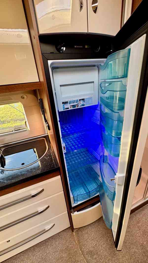 Obytný přívěs - foto 10