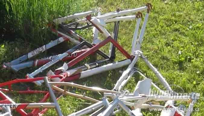 MTB součástky rám vidlice středy odpružená vidlice RST - foto 2