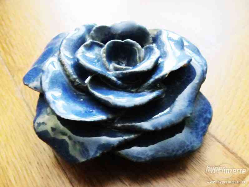 Keramická růže – modrá - foto 2