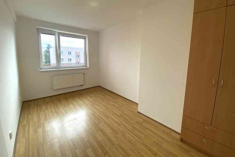 PROSTORNÝ BYT 3+1 K PRONÁJMU V IVANČICÍCH - foto 13