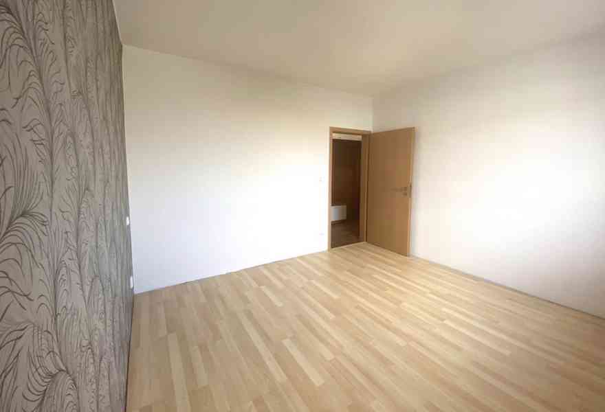 PROSTORNÝ BYT 3+1 K PRONÁJMU V IVANČICÍCH - foto 15