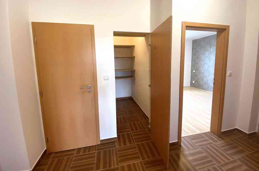 PROSTORNÝ BYT 3+1 K PRONÁJMU V IVANČICÍCH - foto 11