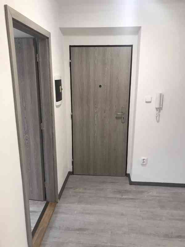 Prodej zděného bytu 2+1 ve Strakonicích - foto 3