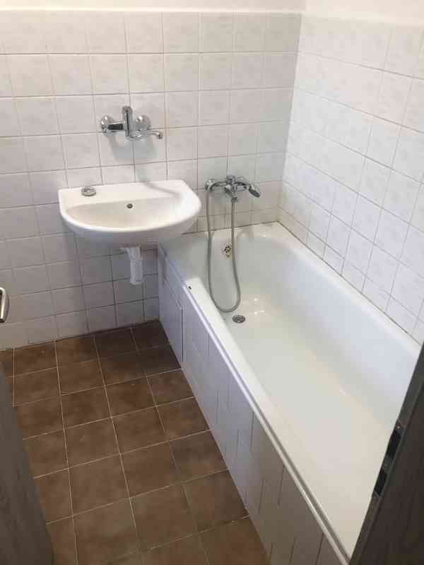 Prodej zděného bytu 2+1 ve Strakonicích - foto 7