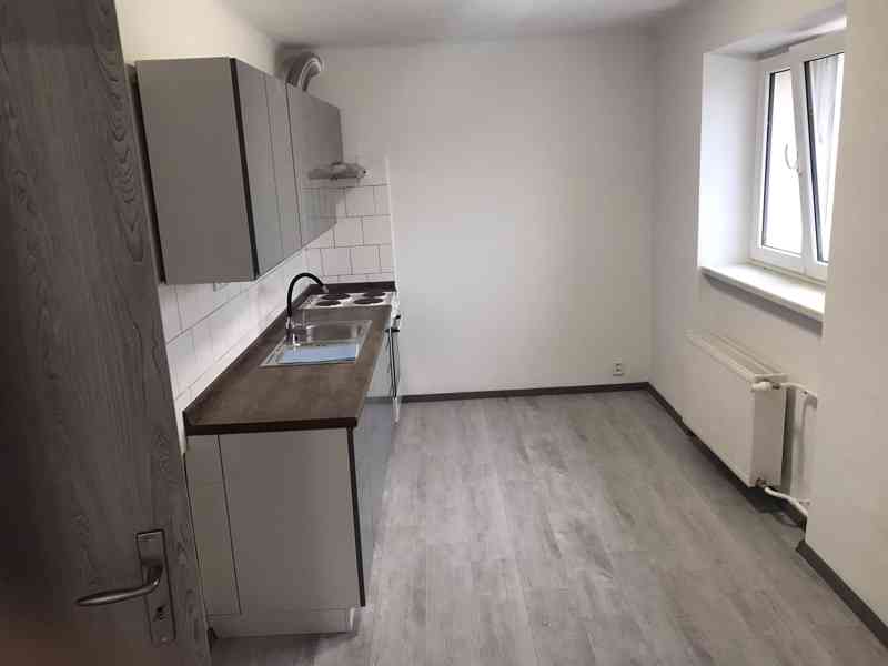 Prodej zděného bytu 2+1 ve Strakonicích - foto 4