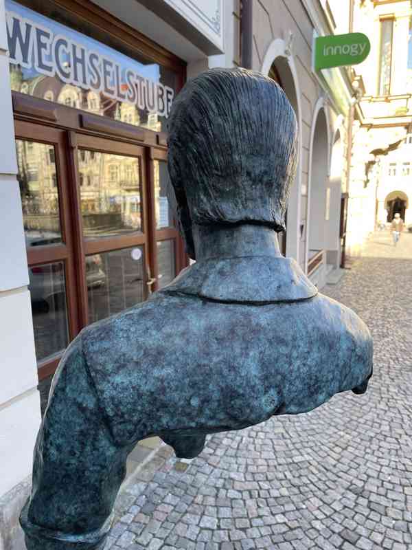 Cestující travelers bronzová socha 183cm styl  - foto 6
