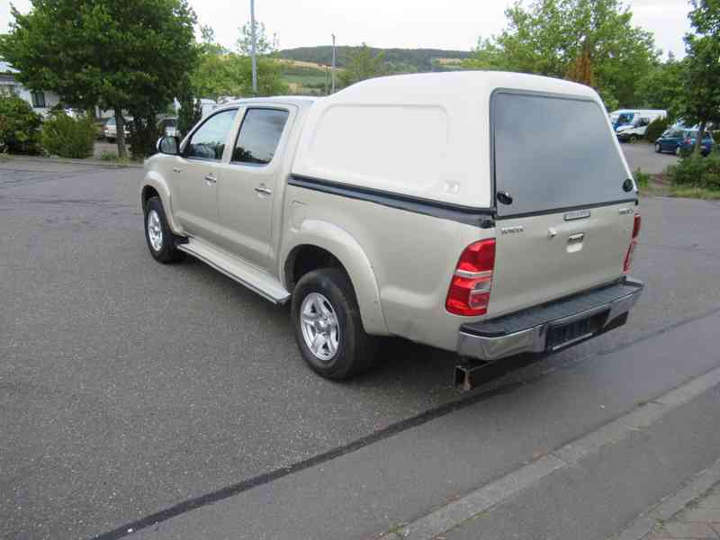 Toyota Hilux 2,5D4D Double Cab Life 4x4 106kw - foto 15