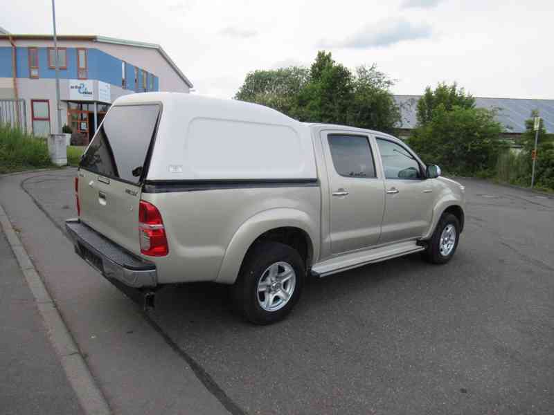 Toyota Hilux 2,5D4D Double Cab Life 4x4 106kw - foto 13