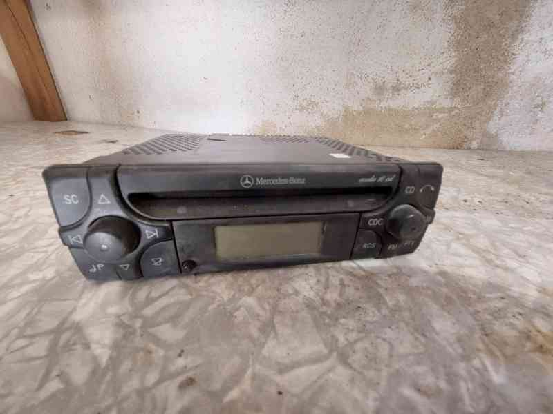 Autorádio Mercedes Benz Audio 10 vč. kódu - foto 2