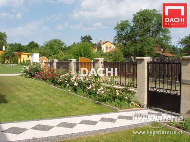 Prodej rodinného domu 7+kk s dvojgaráží a zahradou o výměře 1610m2 v obci Senohraby, okr. Praha - Vý - foto 6