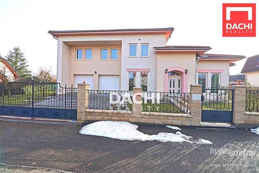 Prodej rodinného domu 7+kk s dvojgaráží a zahradou o výměře 1610m2 v obci Senohraby, okr. Praha - Vý - foto 10