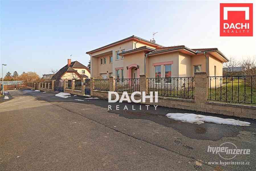 Prodej rodinného domu 7+kk s dvojgaráží a zahradou o výměře 1610m2 v obci Senohraby, okr. Praha - Vý - foto 11