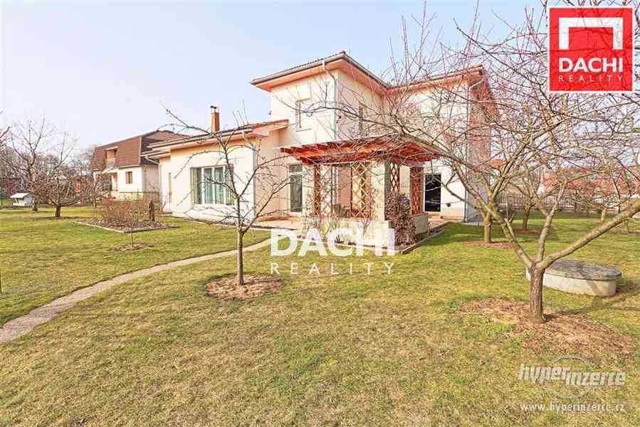 Prodej rodinného domu 7+kk s dvojgaráží a zahradou o výměře 1610m2 v obci Senohraby, okr. Praha - Vý - foto 15