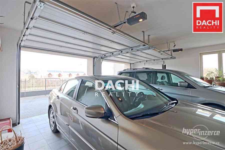 Prodej rodinného domu 7+kk s dvojgaráží a zahradou o výměře 1610m2 v obci Senohraby, okr. Praha - Vý - foto 17