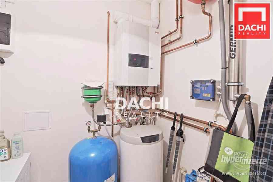 Prodej rodinného domu 7+kk s dvojgaráží a zahradou o výměře 1610m2 v obci Senohraby, okr. Praha - Vý - foto 18