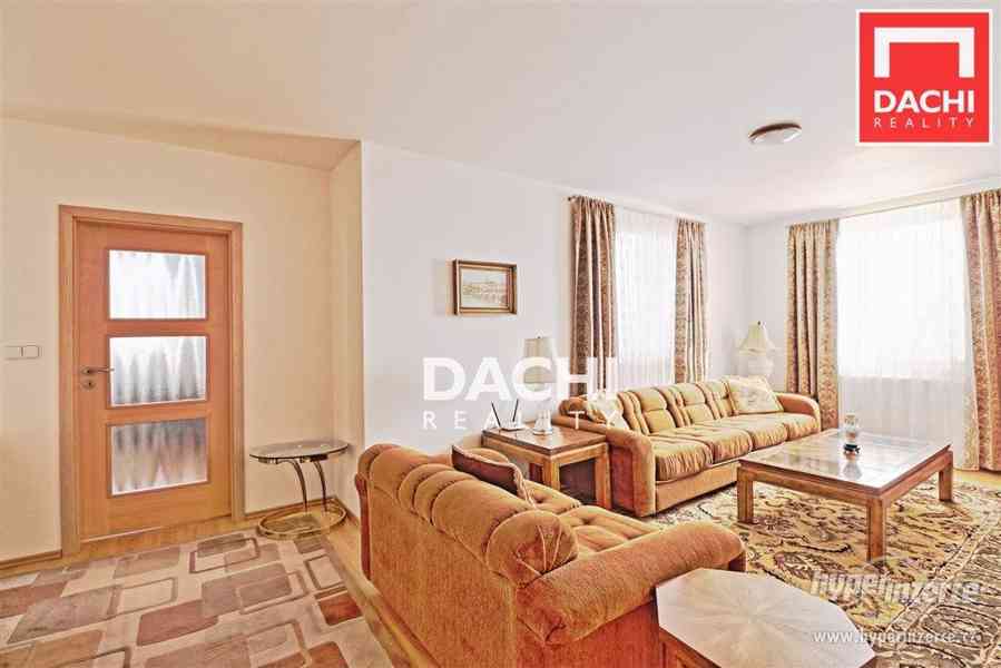 Prodej rodinného domu 7+kk s dvojgaráží a zahradou o výměře 1610m2 v obci Senohraby, okr. Praha - Vý - foto 22