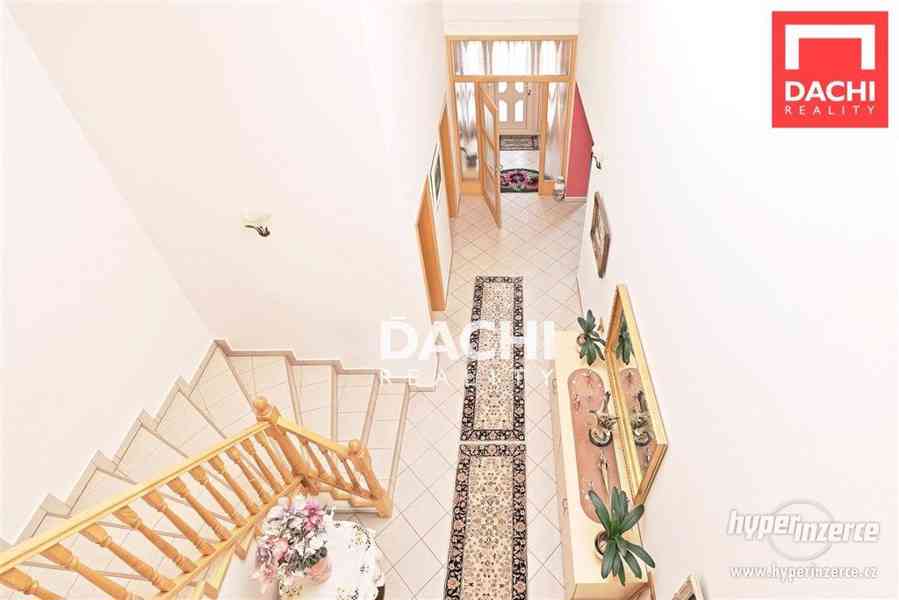 Prodej rodinného domu 7+kk s dvojgaráží a zahradou o výměře 1610m2 v obci Senohraby, okr. Praha - Vý - foto 23