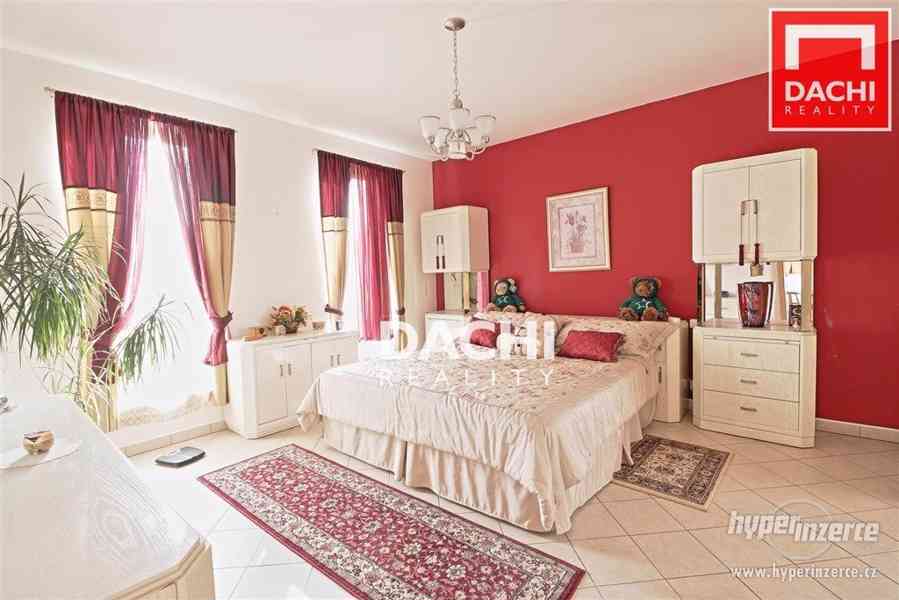 Prodej rodinného domu 7+kk s dvojgaráží a zahradou o výměře 1610m2 v obci Senohraby, okr. Praha - Vý - foto 27