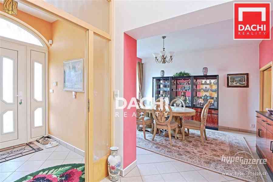 Prodej rodinného domu 7+kk s dvojgaráží a zahradou o výměře 1610m2 v obci Senohraby, okr. Praha - Vý - foto 34