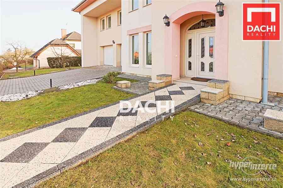 Prodej rodinného domu 7+kk s dvojgaráží a zahradou o výměře 1610m2 v obci Senohraby, okr. Praha - Vý - foto 37