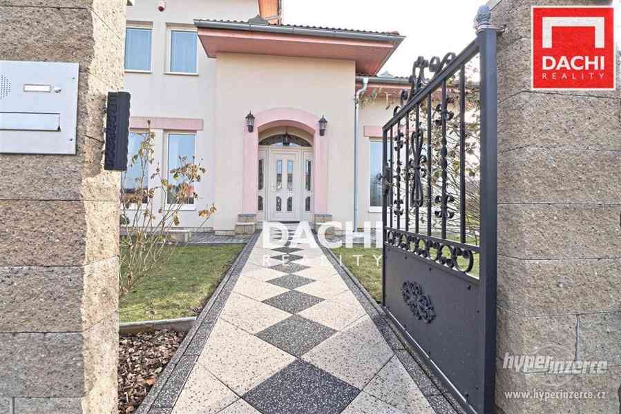 Prodej rodinného domu 7+kk s dvojgaráží a zahradou o výměře 1610m2 v obci Senohraby, okr. Praha - Vý - foto 38