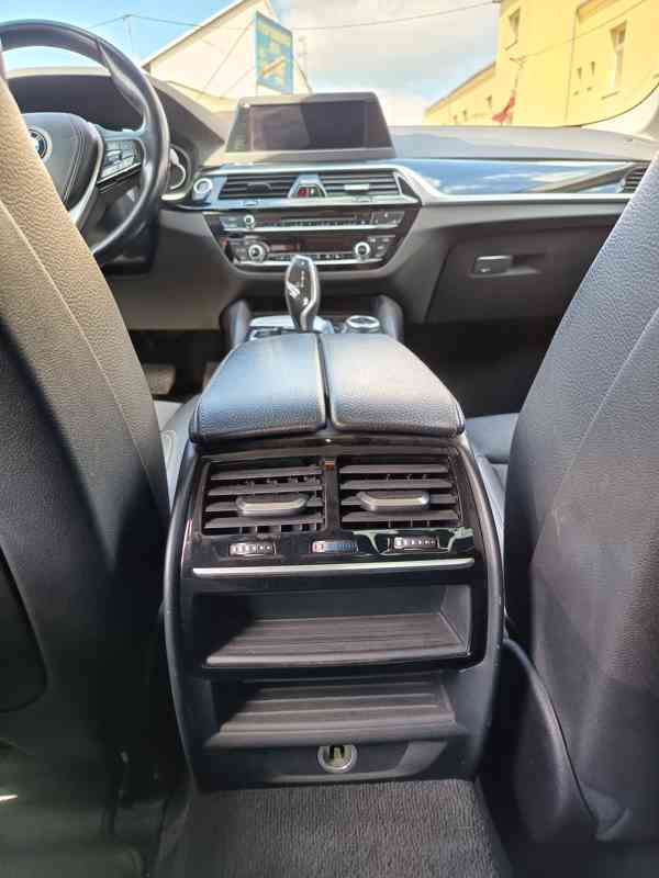 BMW 530D xDrive Sport Line 195KW ČR DPH - foto 35