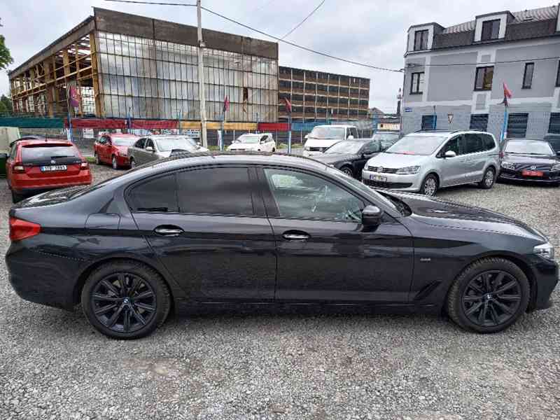 BMW 530D xDrive Sport Line 195KW ČR DPH - foto 7