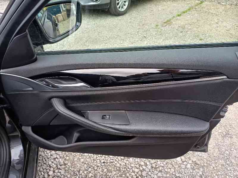 BMW 530D xDrive Sport Line 195KW ČR DPH - foto 16