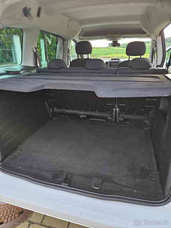 Peugeot Partner Tepee 1,6   s kempovací vestavbou - foto 12