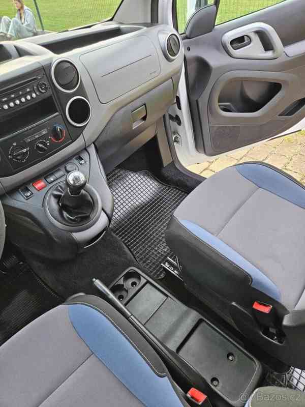 Peugeot Partner Tepee 1,6   s kempovací vestavbou - foto 10