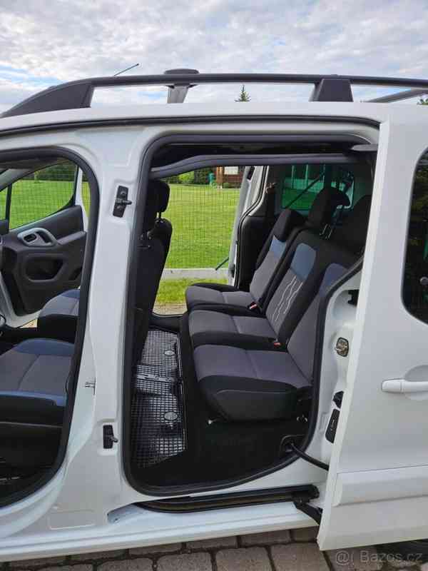 Peugeot Partner Tepee 1,6   s kempovací vestavbou - foto 9