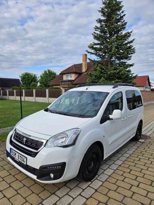 Peugeot Partner Tepee 1,6   s kempovací vestavbou - foto 2