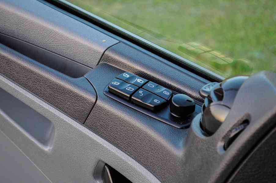 MERCEDES ATEGO 1218 - TŘÍSTRANNÝ S3 SKLÁPĚČ - VYKLÁPĚČ EU5 - foto 41